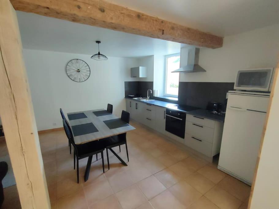 Gite Chaleureux Au Coeur Du Village Roquetaillade Exterior foto